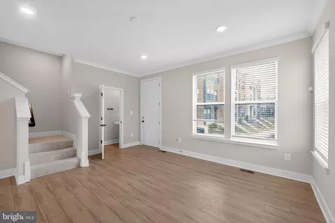 Entry Way - 4219 Laplata Ave, Baltimore, MD 21211 photo 6 of 11