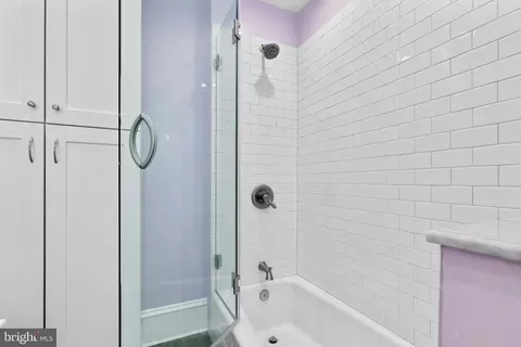 Bath - 10 Midvale Rd, Baltimore, MD 21210 photo 9 of 11