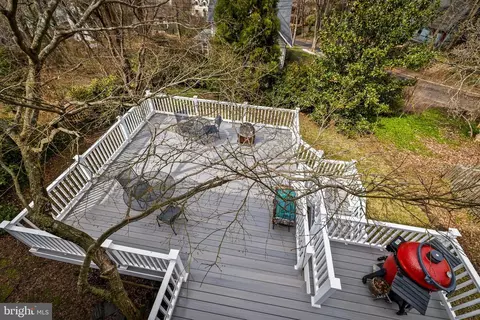 Exterior - 10 Midvale Rd, Baltimore, MD 21210 photo 3 of 12