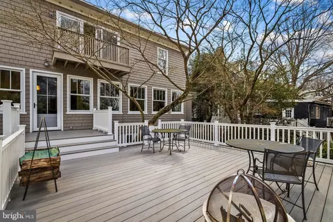 Exterior - 10 Midvale Rd, Baltimore, MD 21210 photo 6 of 12