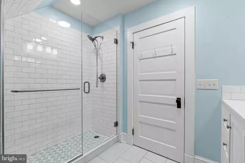Bath - 10 Midvale Rd, Baltimore, MD 21210 photo 11 of 11
