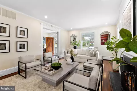 Living - 10 Midvale Rd, Baltimore, MD 21210 photo 4 of 8