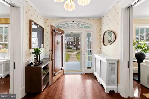 Entry Way - 10 Midvale Rd, Baltimore, MD 21210 photo 1 of 10
