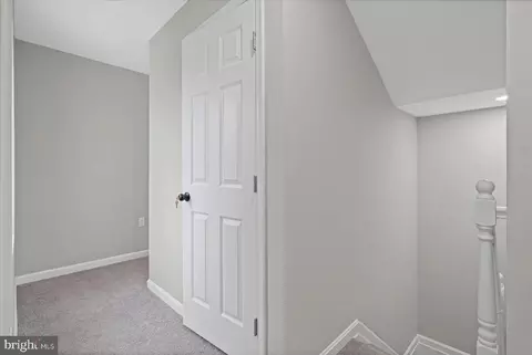 Entry Way - 178 S Collins Ave, Baltimore, MD 21229 photo 7 of 7