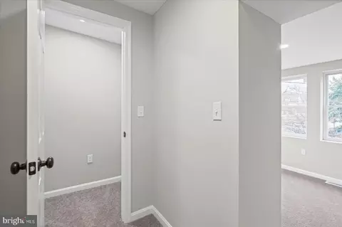 Entry Way - 178 S Collins Ave, Baltimore, MD 21229 photo 6 of 7