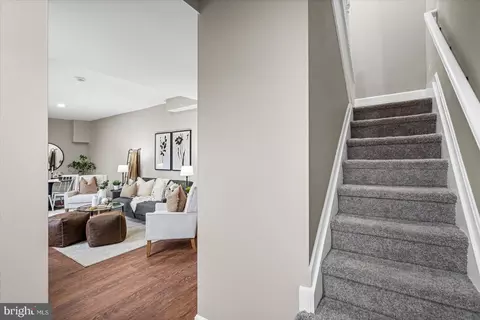 Entry Way - 178 S Collins Ave, Baltimore, MD 21229 photo 1 of 7