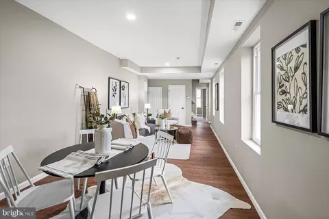 Entry Way - 178 S Collins Ave, Baltimore, MD 21229 photo 3 of 7