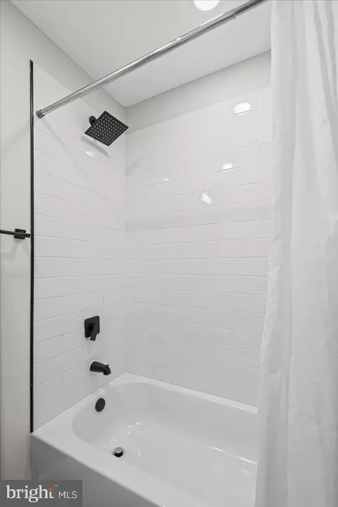 Bath - 178 S Collins Ave, Baltimore, MD 21229 photo 3 of 3