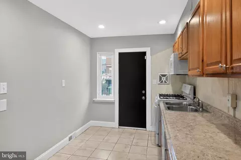 Entry Way - 2018 Winford Rd, Baltimore, MD 21239 photo 4 of 6