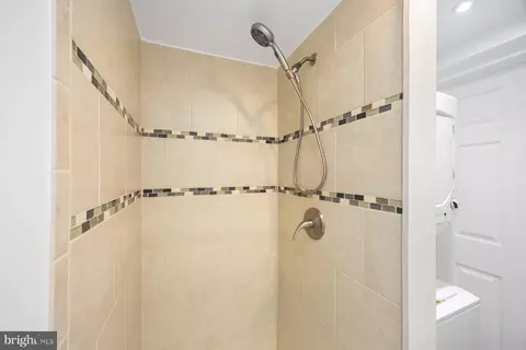 451 W 24th St, Baltimore, MD 21211 photo 14