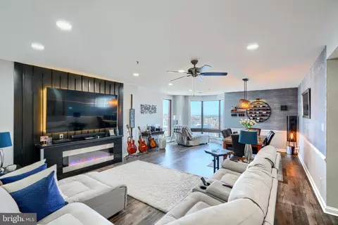 Living - 10 E Lee St #2208, Baltimore, MD 21202 photo 2 of 2