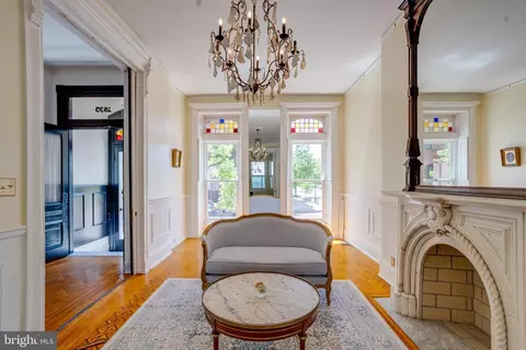 Entry Way - 1835 Madison Ave, Baltimore, MD 21217 photo 5 of 14