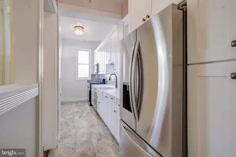 Entry Way - 1835 Madison Ave, Baltimore, MD 21217 photo 6 of 14