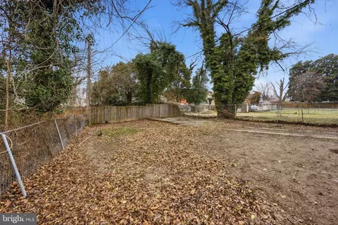 Exterior - 4017 Ridgecroft Rd, Baltimore, MD 21206 photo 4 of 4