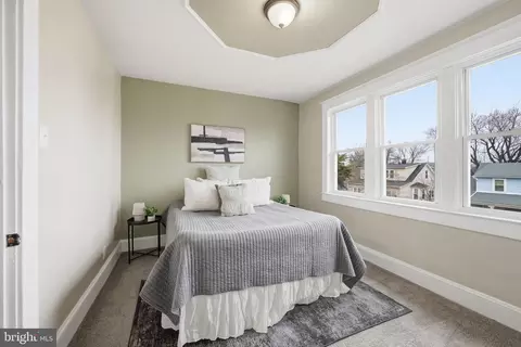 Bedroom - 4017 Ridgecroft Rd, Baltimore, MD 21206 photo 2 of 5