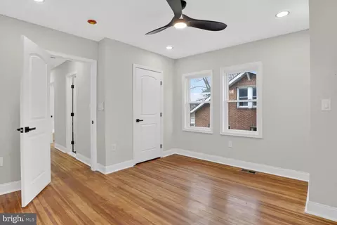 Entry Way - 4013 4th St, Baltimore, MD 21225 photo 9 of 13