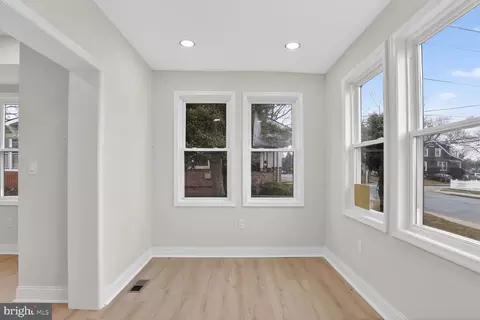 Entry Way - 4013 4th St, Baltimore, MD 21225 photo 1 of 13