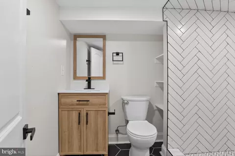 Bath - 4013 4th St, Baltimore, MD 21225 photo 1 of 2