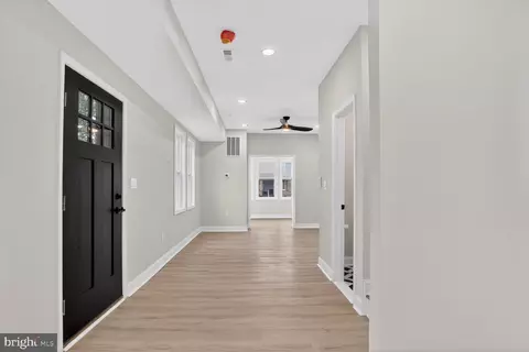 Entry Way - 4013 4th St, Baltimore, MD 21225 photo 4 of 13