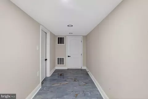 Entry Way - 4013 4th St, Baltimore, MD 21225 photo 10 of 13