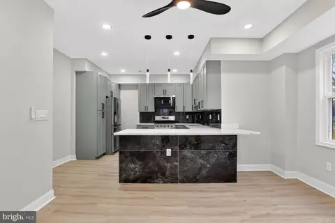 Entry Way - 4013 4th St, Baltimore, MD 21225 photo 5 of 13