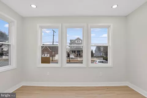 Entry Way - 4013 4th St, Baltimore, MD 21225 photo 6 of 13