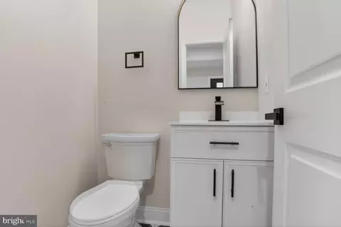 Entry Way - 4013 4th St, Baltimore, MD 21225 photo 7 of 13