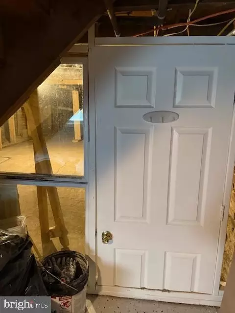 Entry Way - 2014 Etting St, Baltimore, MD 21217 photo 10 of 10
