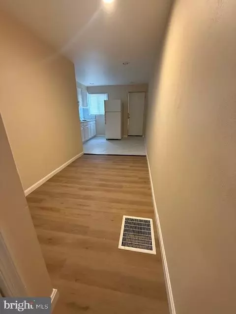 Entry Way - 2014 Etting St, Baltimore, MD 21217 photo 6 of 10