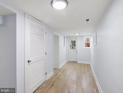 Entry Way - 932 E 41st St, Baltimore, MD 21218 photo 7 of 10