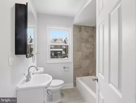 Entry Way - 932 E 41st St, Baltimore, MD 21218 photo 5 of 10