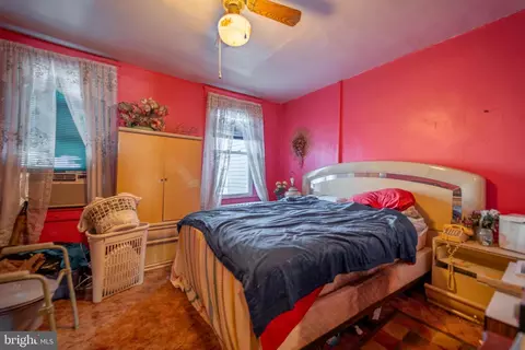 Bedroom - 2132 N Wolfe St, Baltimore, MD 21213 photo 6 of 7