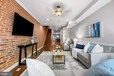 Entry Way - 2 W Clement St, Baltimore, MD 21230 photo 1 of 6