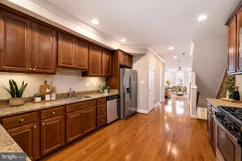 Entry Way - 2 W Clement St, Baltimore, MD 21230 photo 2 of 6