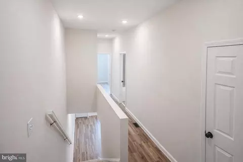 Entry Way - 2600 E Hoffman St, Baltimore, MD 21213 photo 6 of 8