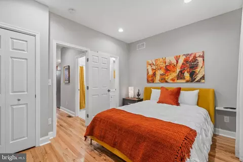 Bedroom - 2225 E Chase St, Baltimore, MD 21213 photo 2 of 6