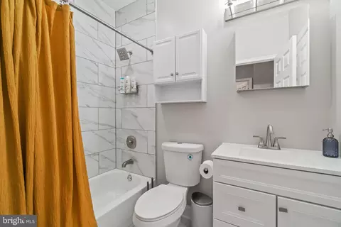 Bath - 2225 E Chase St, Baltimore, MD 21213 photo 2 of 2