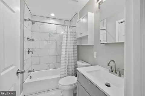 Bath - 2202 E Chase St, Baltimore, MD 21213 photo 3 of 3
