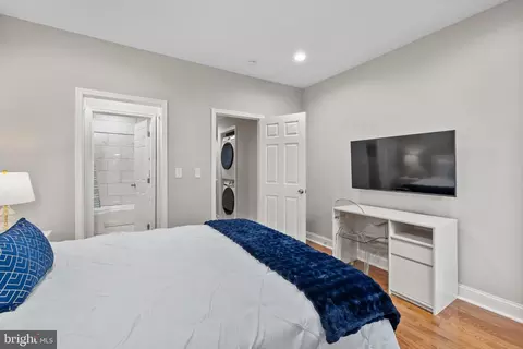 Bedroom - 2202 E Chase St, Baltimore, MD 21213 photo 6 of 10