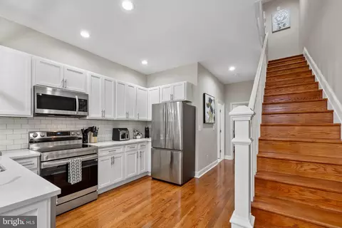 Entry Way - 2202 E Chase St, Baltimore, MD 21213 photo 1 of 9