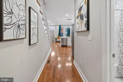 Entry Way - 2202 E Chase St, Baltimore, MD 21213 photo 3 of 9