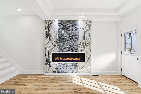 Entry Way - 210 Monastery Ave, Baltimore, MD 21229 photo 1 of 3