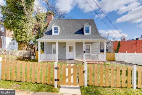 Exterior - 605 Walnut Ave, Baltimore, MD 21229 photo 2 of 12