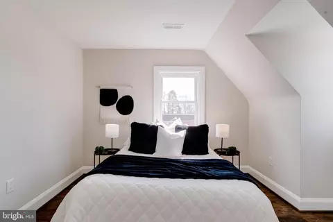 Bedroom - 605 Walnut Ave, Baltimore, MD 21229 photo 11 of 17