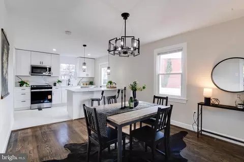 Dining - 605 Walnut Ave, Baltimore, MD 21229 photo 1 of 5