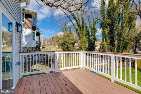Exterior - 605 Walnut Ave, Baltimore, MD 21229 photo 7 of 12