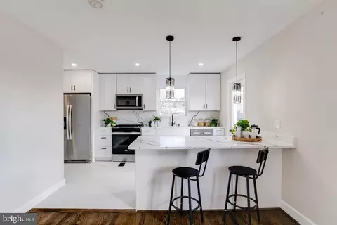 Kitchen - 605 Walnut Ave, Baltimore, MD 21229 photo 8 of 8