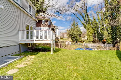 Exterior - 605 Walnut Ave, Baltimore, MD 21229 photo 10 of 12