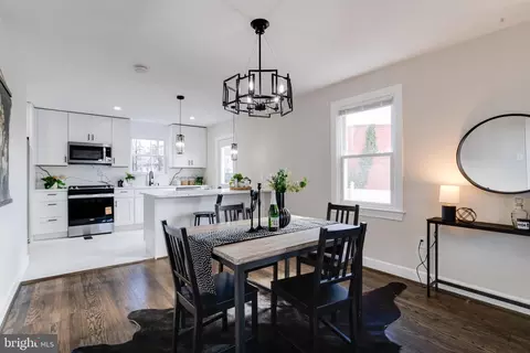 Dining - 605 Walnut Ave, Baltimore, MD 21229 photo 2 of 5