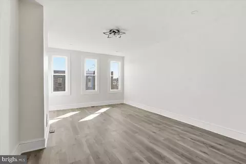 Living - 1622 E Lanvale St, Baltimore, MD 21213 photo 4 of 4